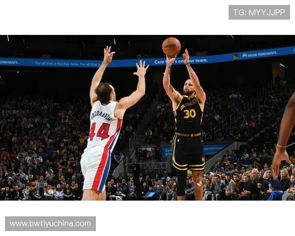 NBA罚篮时是否允许球员跳起完成投篮动作 NBA罚篮时是否允许球员跳起完成投篮动作